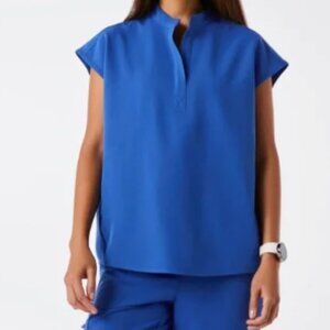 SET: Figs Rafaela Winning Blue Top (XS) and Zamora Jogger Scrub Bottoms (M)
